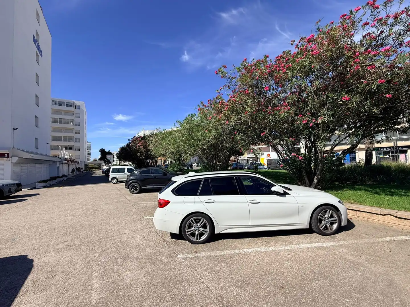 Aparcament de Apartament en venda en Roses amb Aire condicionat, Calefacció i Terrassa