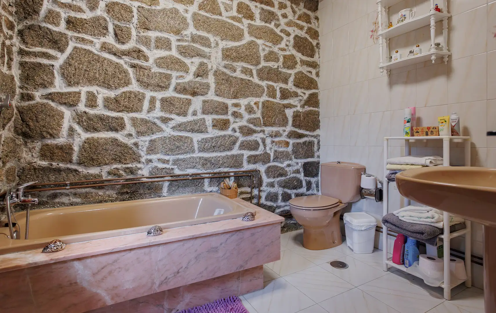 Bathroom of Country homes for sale in Guitiriz  with Furnished