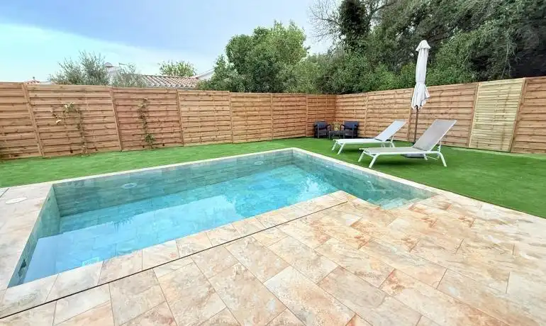 Piscina de Casa o xalet en venda en Roses amb Aire condicionat, Calefacció i Jardí privat