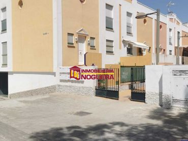 House for sale in Calle José M García Caparrós 7
