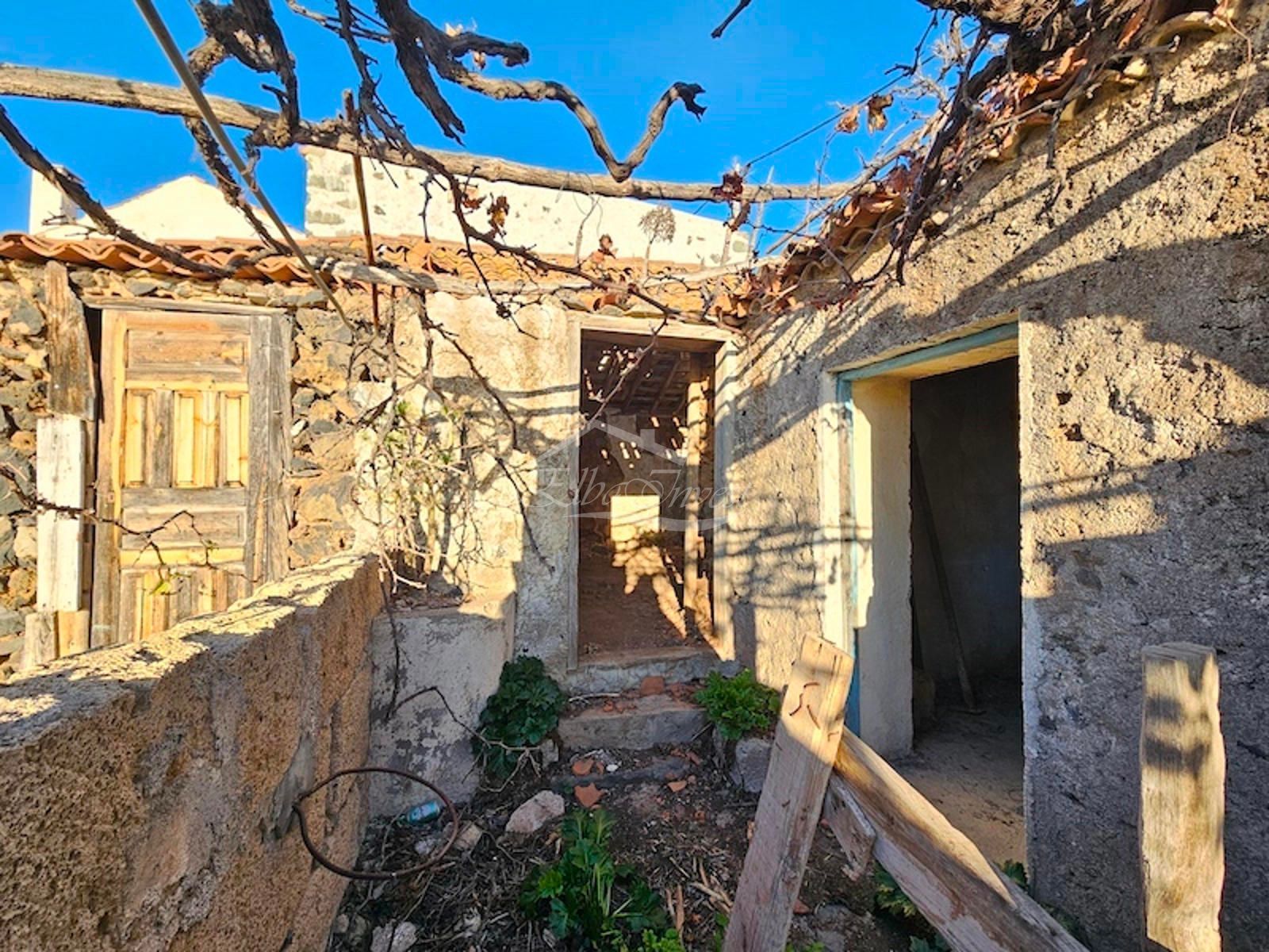 Exterior view of House or chalet for sale in Guía de Isora  with Terrace and Storage room