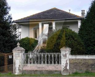 Vista exterior de Casa o xalet en venda en Coaña amb Terrassa i Moblat