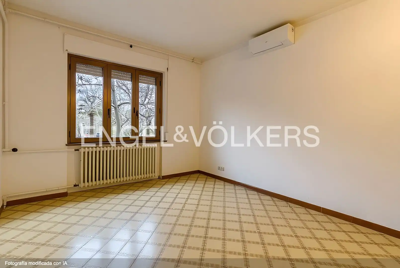 Wohnung zum Verkauf in Barcelona mit Klimaanlage, Heizung und Terrasse