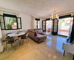 Living room of Duplex to rent in Estepona  with Air Conditioner, Furnished and Balcony