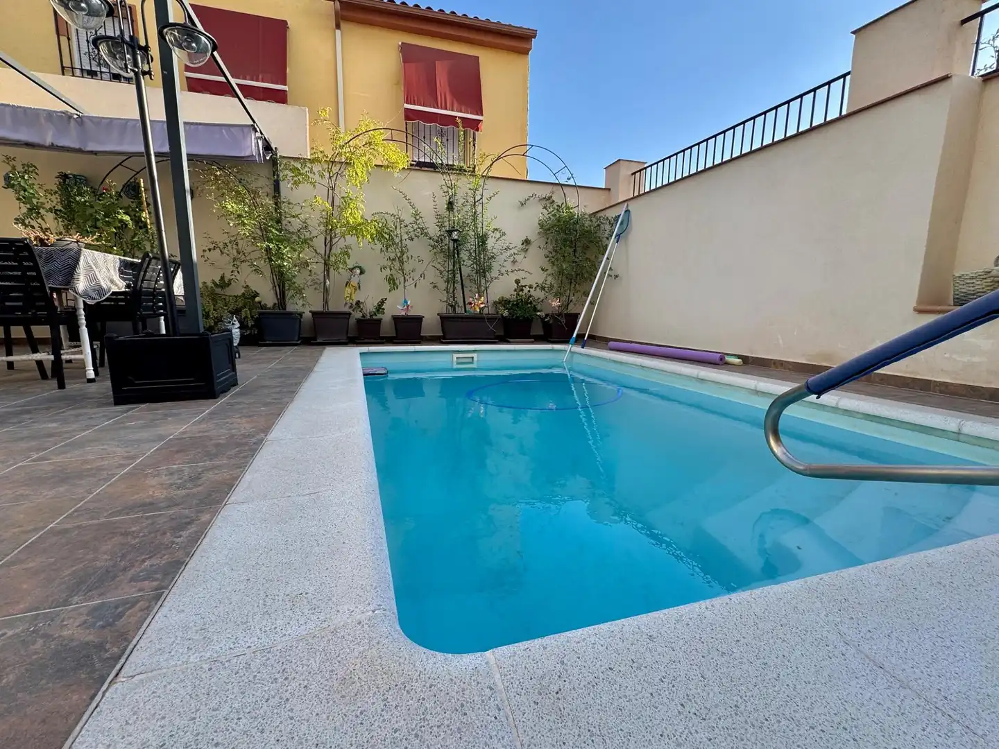 Casa aparellada amb terrassa en venda a Calle de la Gloria, imagen 3