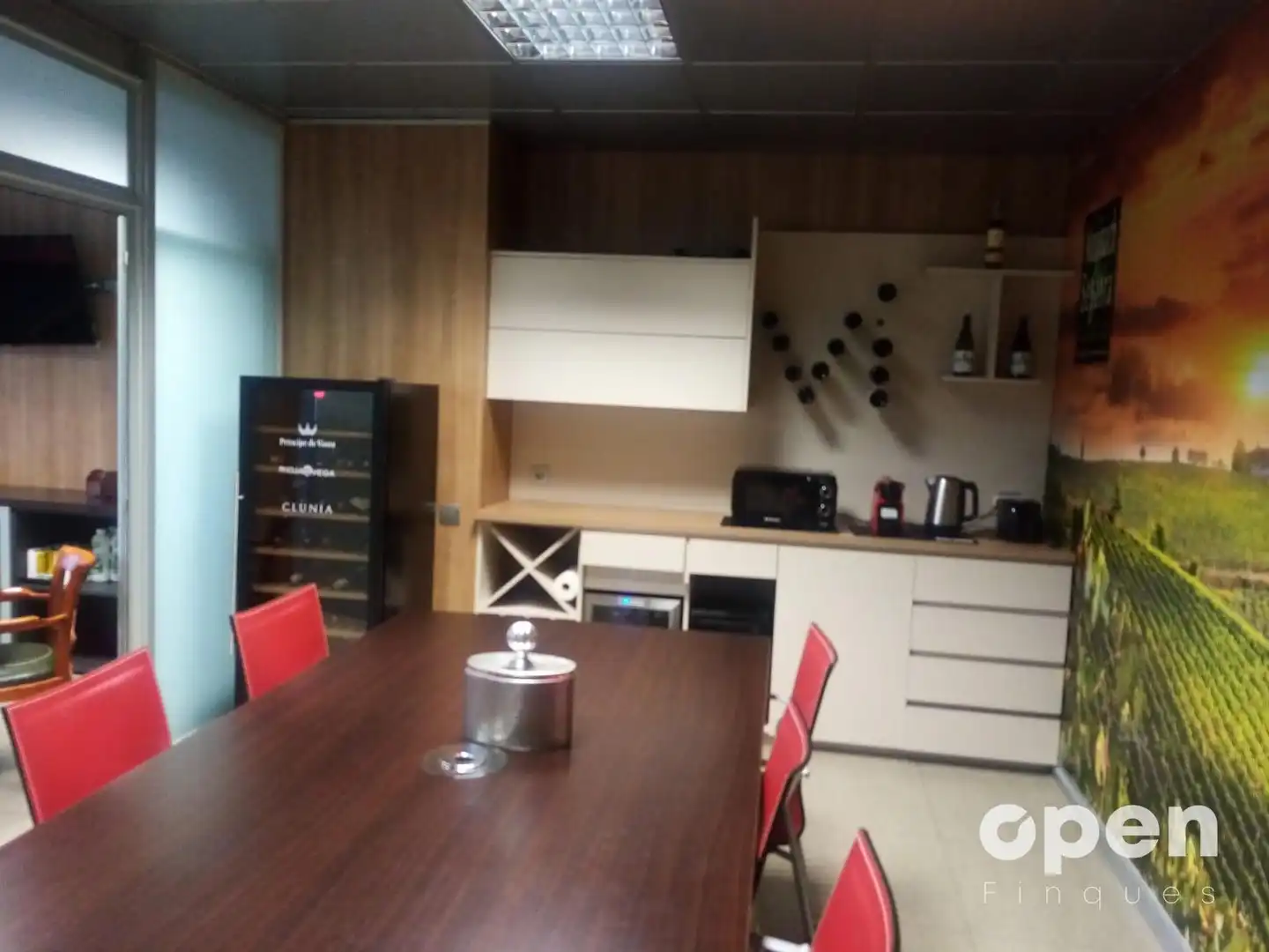 Cuina de Oficina de lloguer en Terrassa amb Aire condicionat i Calefacció