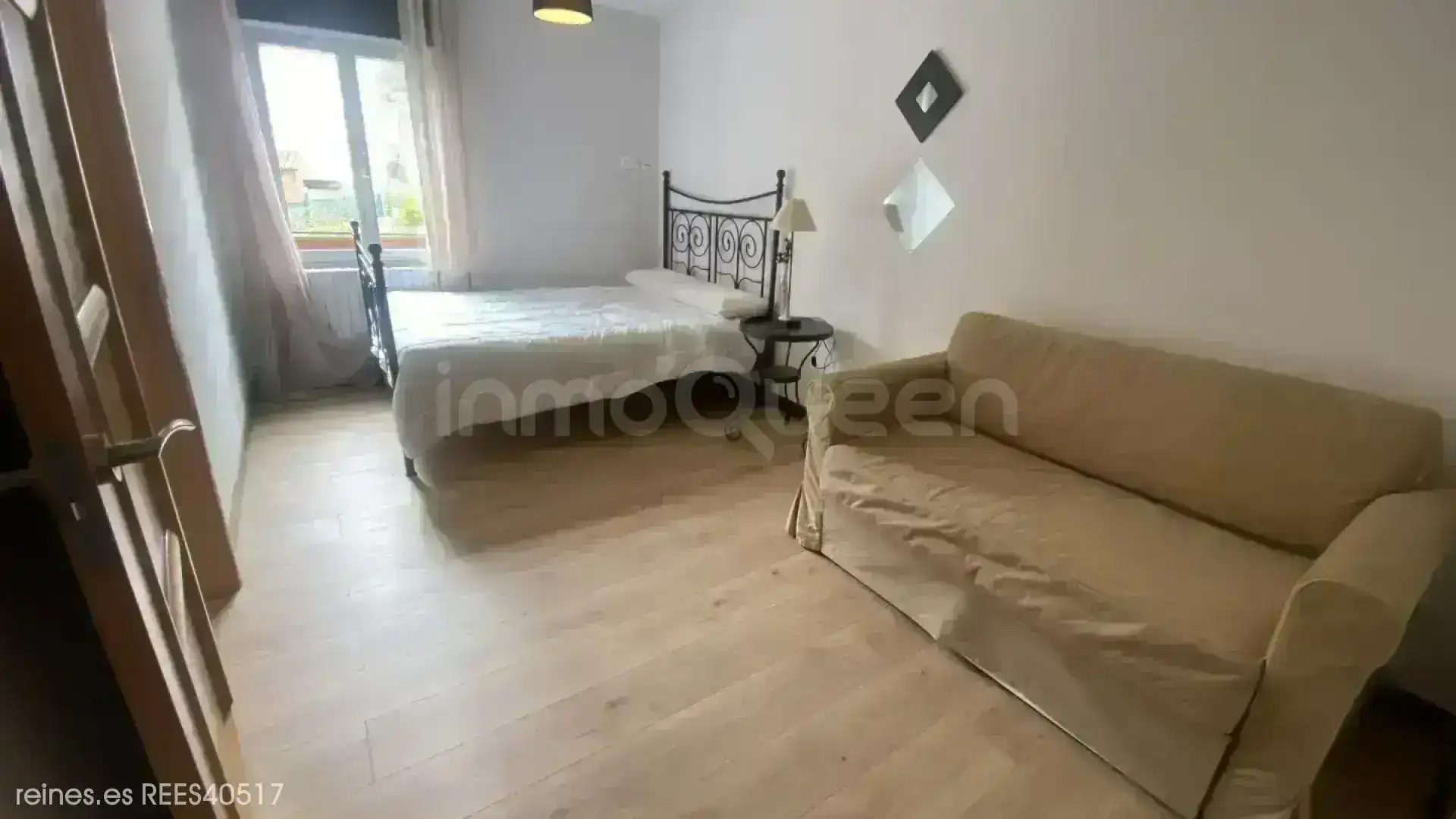 Dormitori de Casa o xalet en venda en Val de San Vicente  amb Calefacció, Terrassa i Moblat