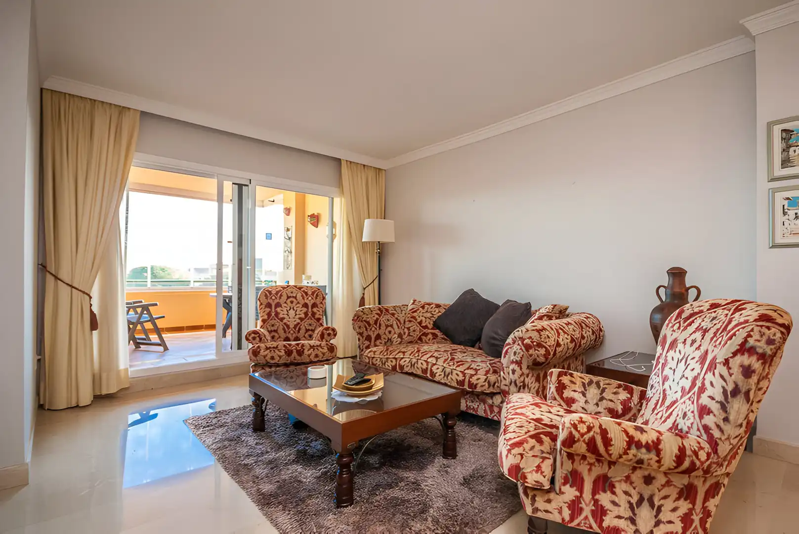 Sala de estar de Apartamento en venta en Marbella con Aire acondicionado, Terraza y Piscina
