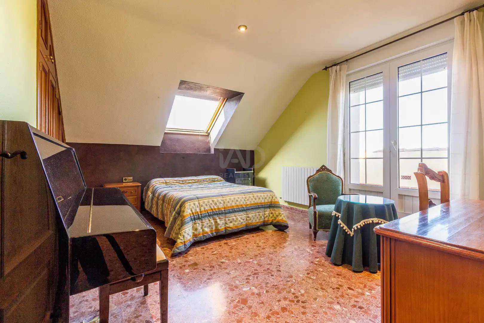 Country homes for sale in Yecla