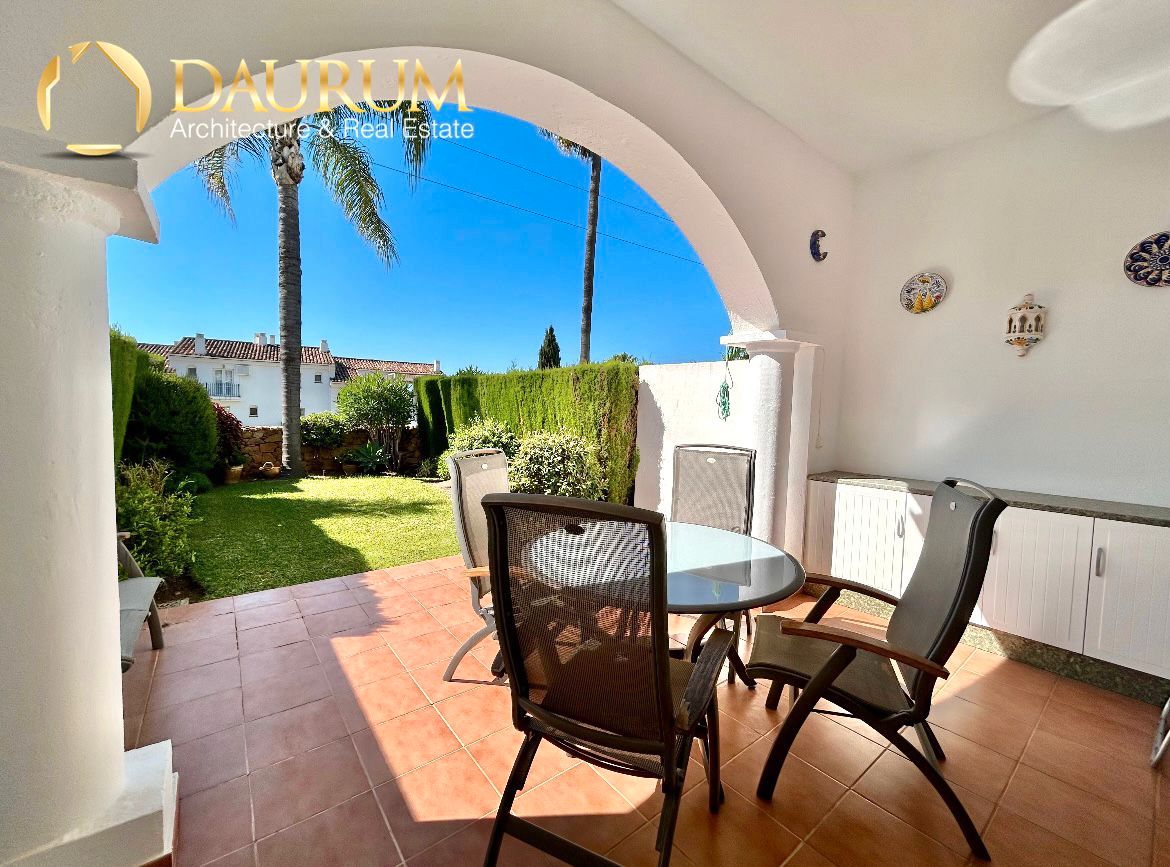 Jardí de Casa adosada en venda en Estepona amb Aire condicionat, Calefacció i Jardí privat