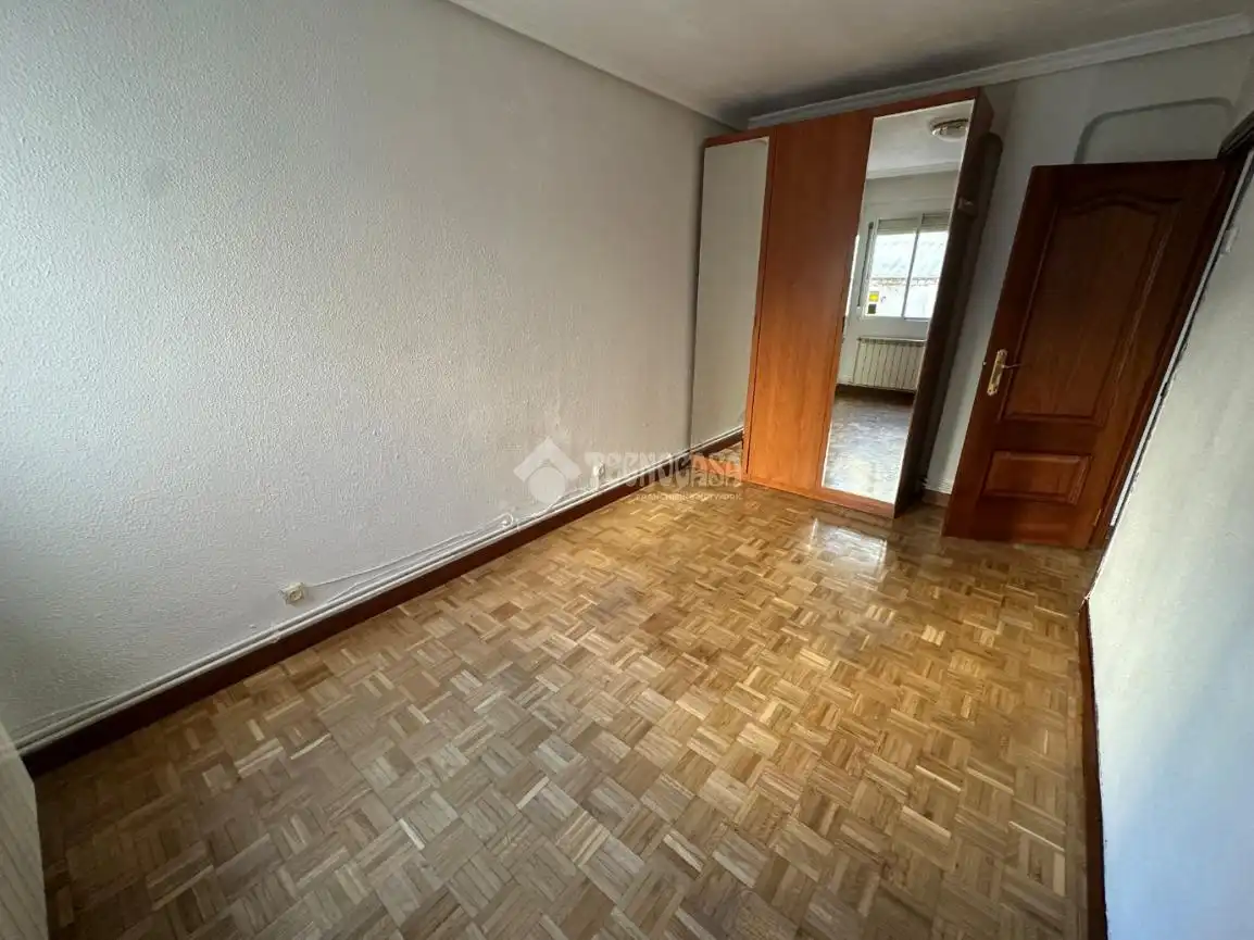 Bedroom of Flat for sale in Madrid  with Heating, Parquet flooring and Terrace
