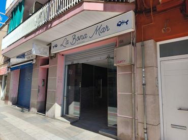 Locale commerciale in affitto a Olesa de Montserrat