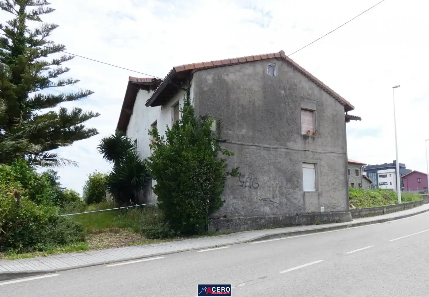 Houses for sale in Avenida JOSE MARIA PEREDA, Bezana - Prezanes