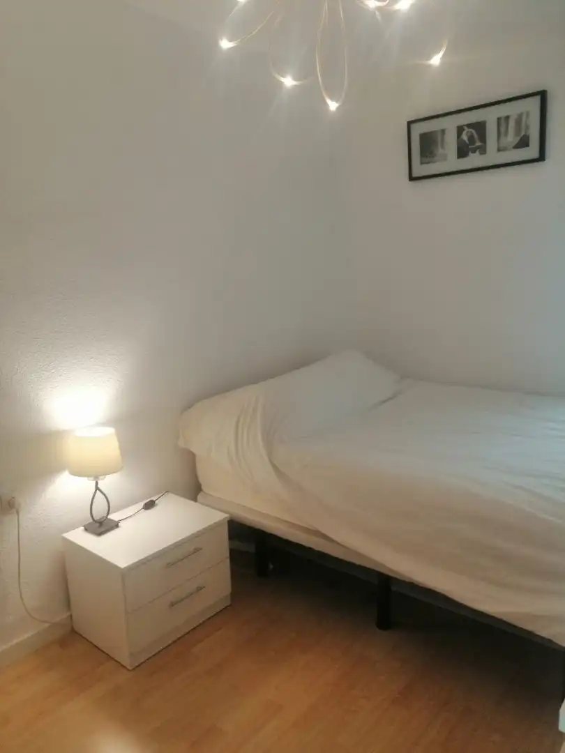 Habitación de Piso de alquiler en Madrid con Calefacción, Parquet y Amueblado