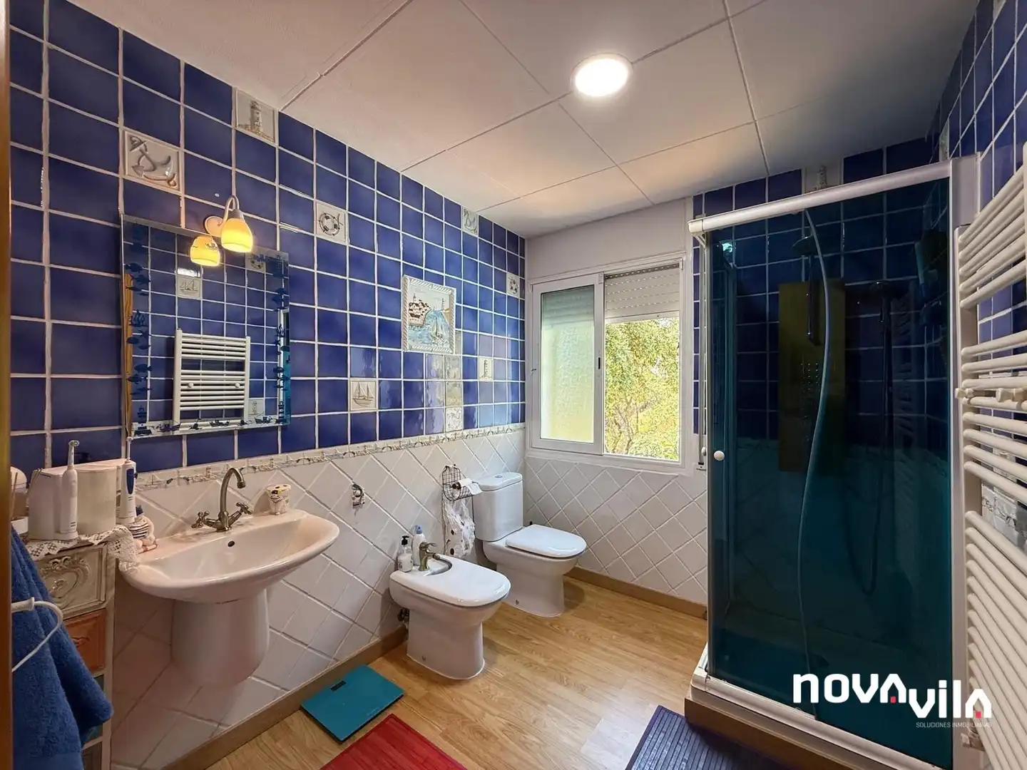 Bathroom of Houses for sale in Pineda de Mar  with Parquet flooring