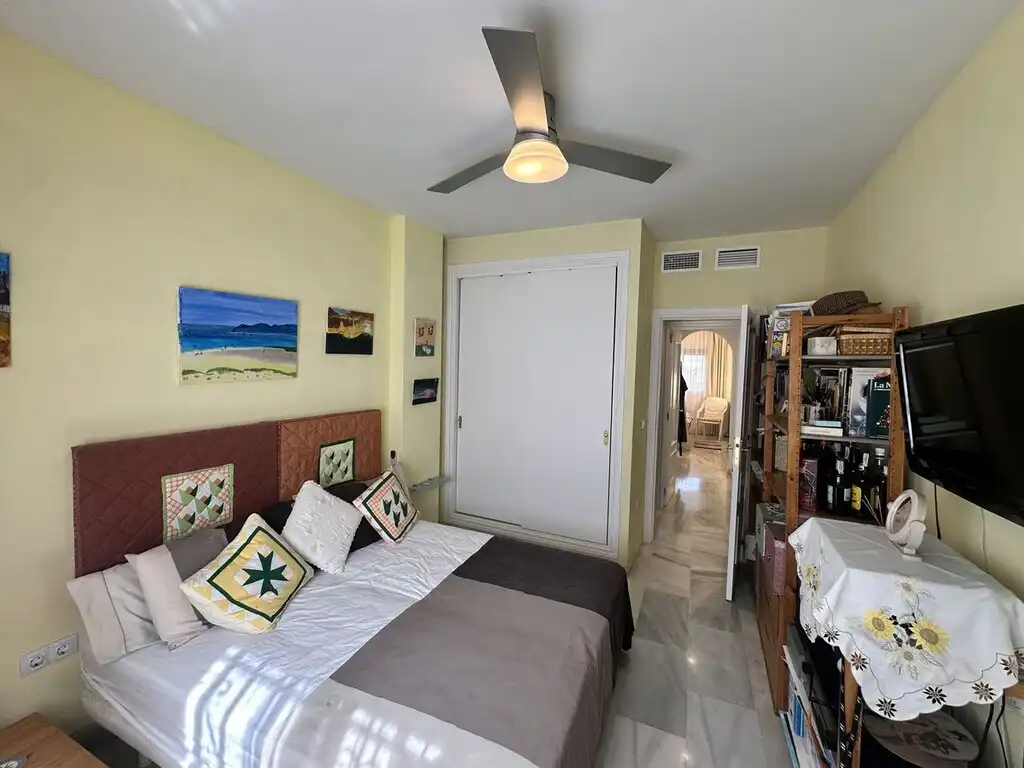 Schlafzimmer von Erdgeschoss zum Verkauf in Mijas mit Klimaanlage, Terrasse und Möbliert