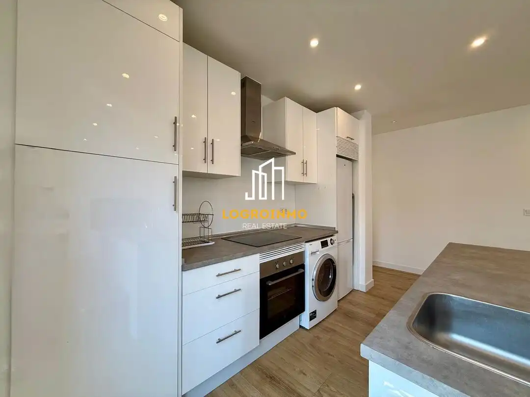Cocina de Piso de alquiler en  Logroño con Calefacción y Balcón