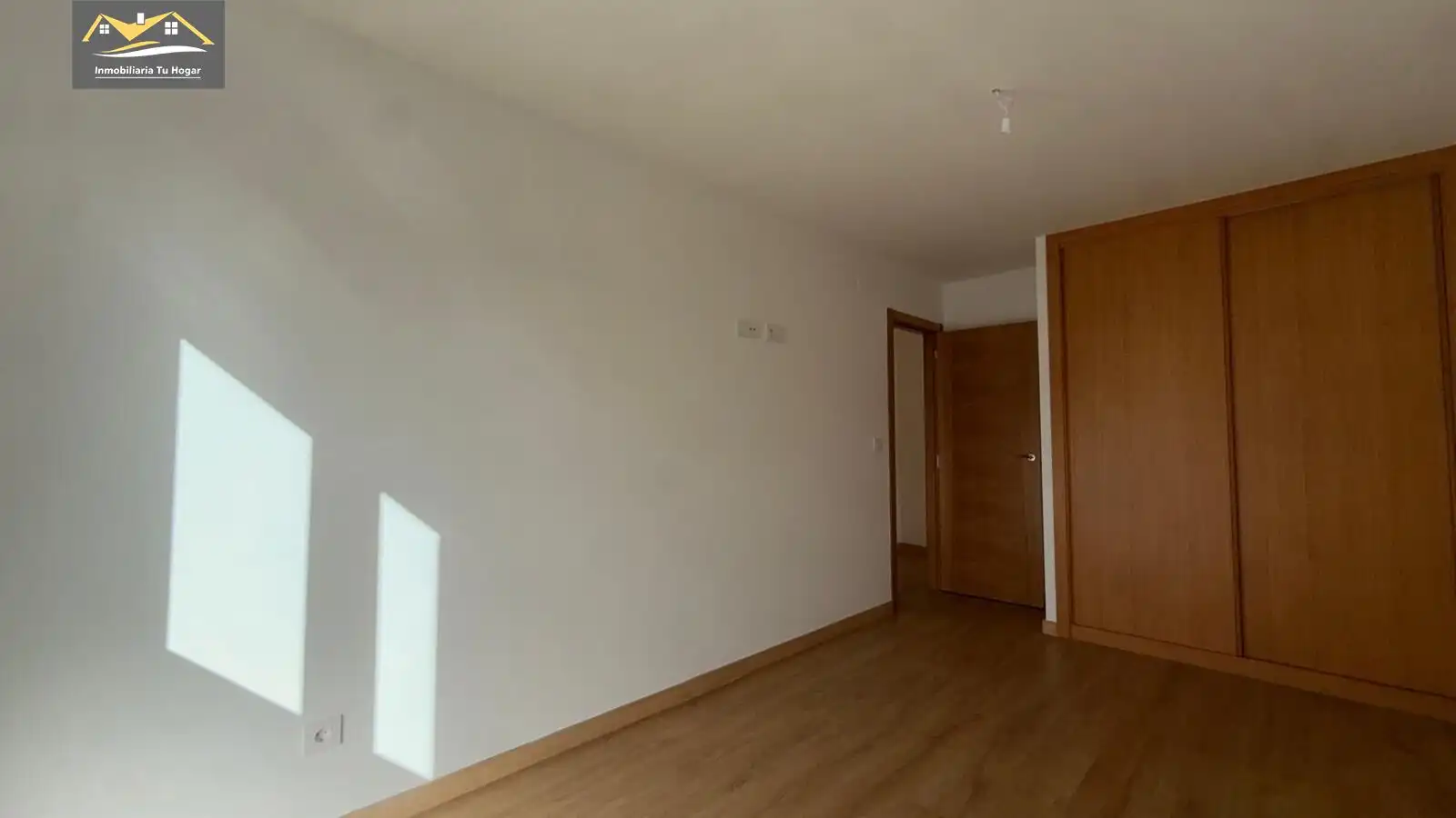 Dormitori de Casa adosada en venda en Allariz amb Calefacció, Jardí privat i Terrassa