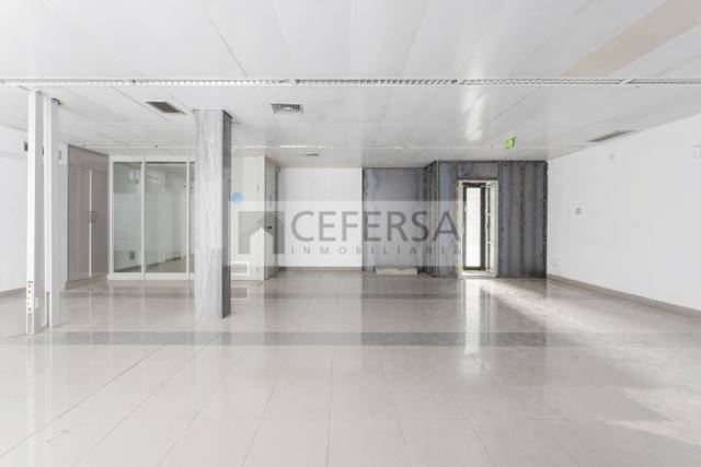 Oficina en Alquiler en Carrer dels Vergós en Les Tres Torres