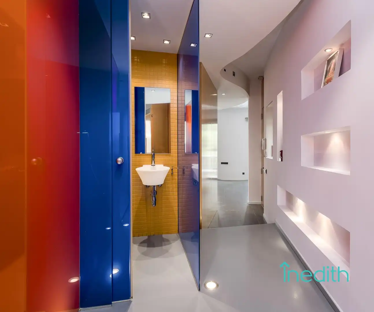 Bathroom of Flat for sale in Barcelona  with Air Conditioner, Terrace and Furnished