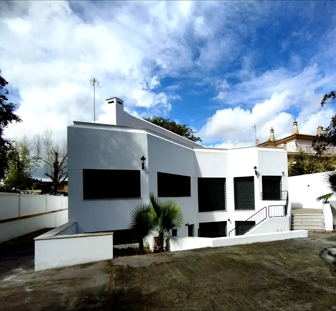 Exterior view of Flat for rent in  Sevilla Capital  with Air Conditioner, Heating and Private garden