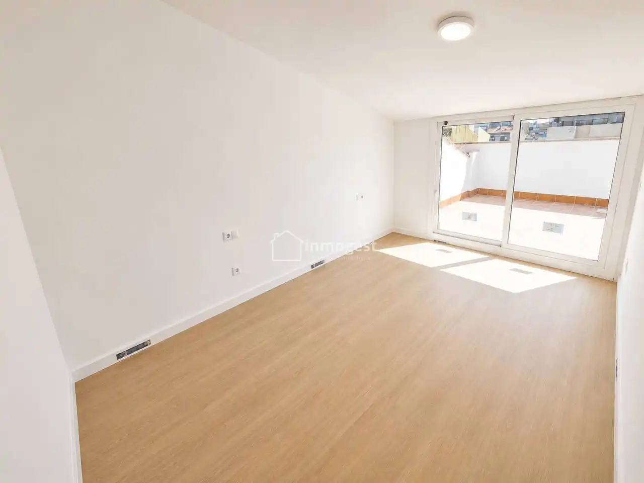 Bedroom of Duplexes for sale in Salt  with Parquet flooring, Terrace and Balcony
