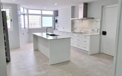 Kitchen of Flat for sale in  Sevilla Capital  with Air Conditioner