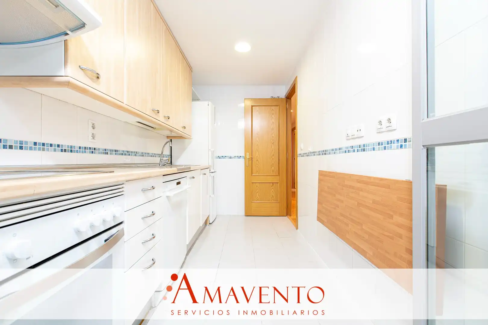 Kitchen of Flat for rent in Paracuellos de Jarama  with Air Conditioner, Heating and Private garden
