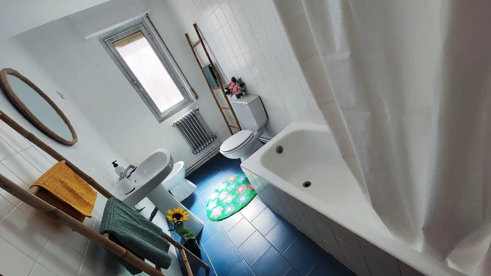 Badezimmer von Wohnung zur untervermieten in León Capital  mit Heizung und Terrasse