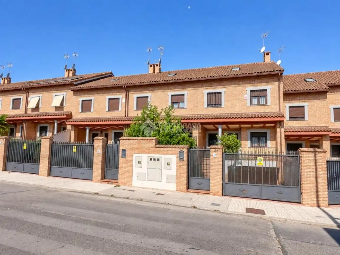 Semi-detached house with pool for sale in La Dehesa - El Pinar, imagen 2