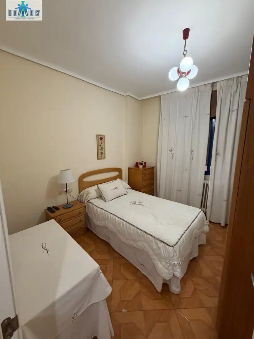 Flat for rent in Feria