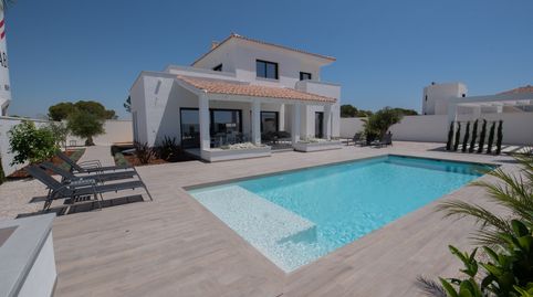 La casa de tus sueños te espera en la Costa Blancanbspde Alicante, España.nbspEsta exclusiva villa en particular cuenta con unanbs