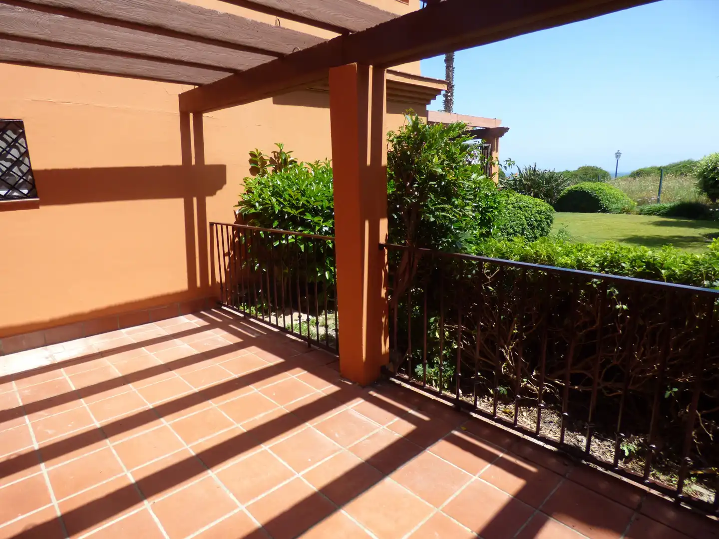 Apartamento con terraza en venta en La Alcaidesa, imagen 12