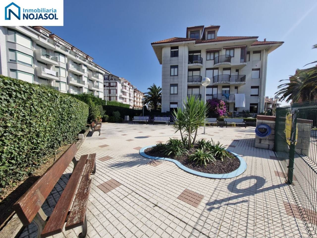 Exterior view of Apartment for sale in Noja  with Terrace, Furnished and Community pool