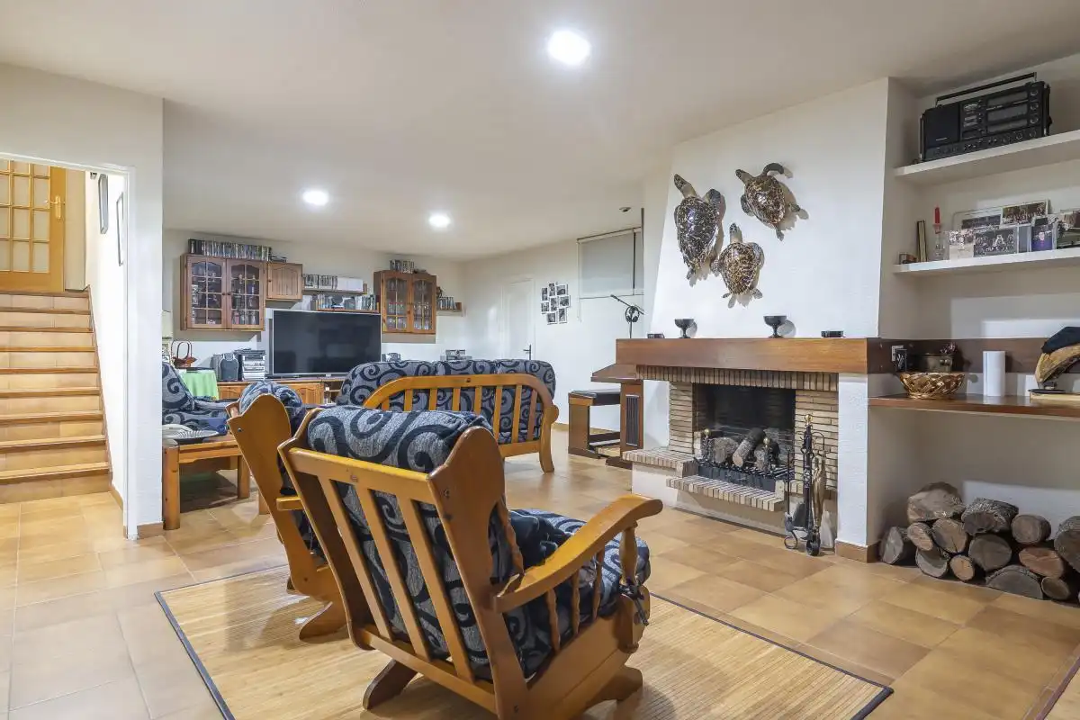 Sala de estar de Casa adosada en venta en Madrid con Aire acondicionado, Calefacción y Jardín privado