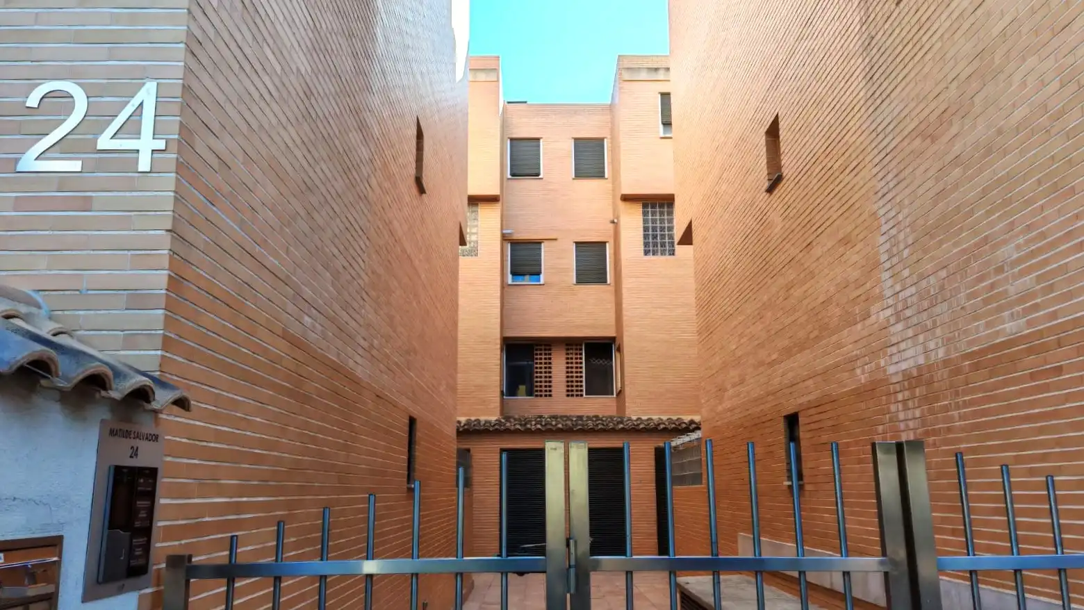Vista exterior de Piso en venta en Picanya