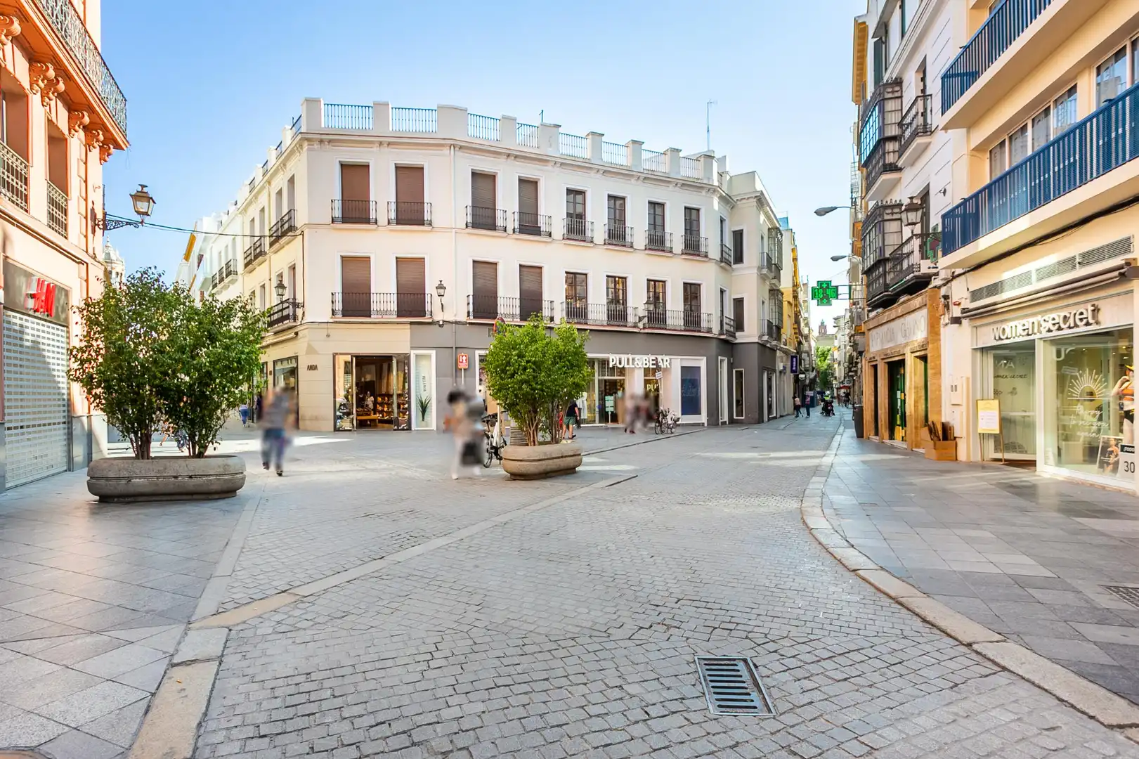 Außenansicht von Wohnung zur Miete in Sevilla mit Klimaanlage, Heizung und Möbliert