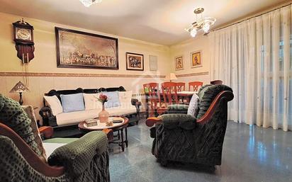 Living room of Flat for sale in  Madrid Capital