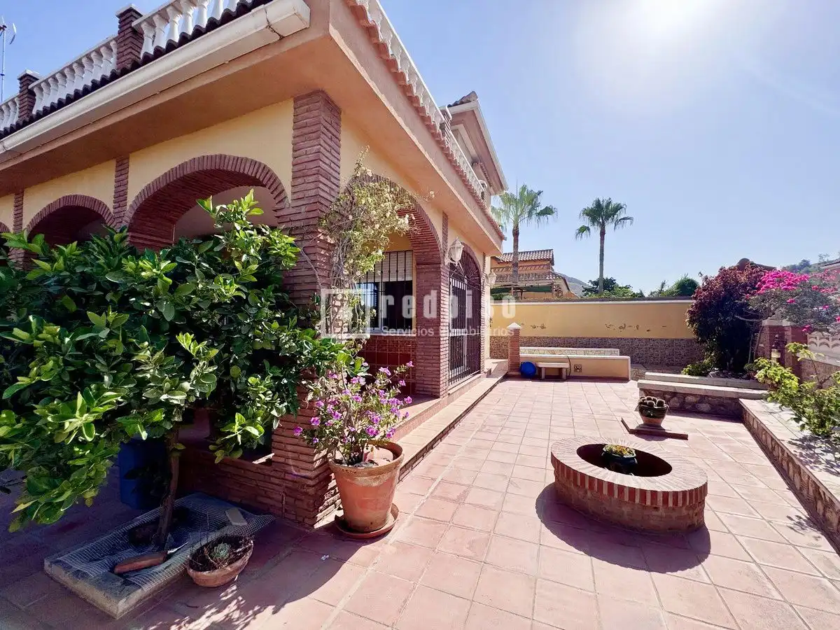 Vista exterior de Casa o chalet en venta en Málaga con Aire acondicionado, Jardín privado y Piscina