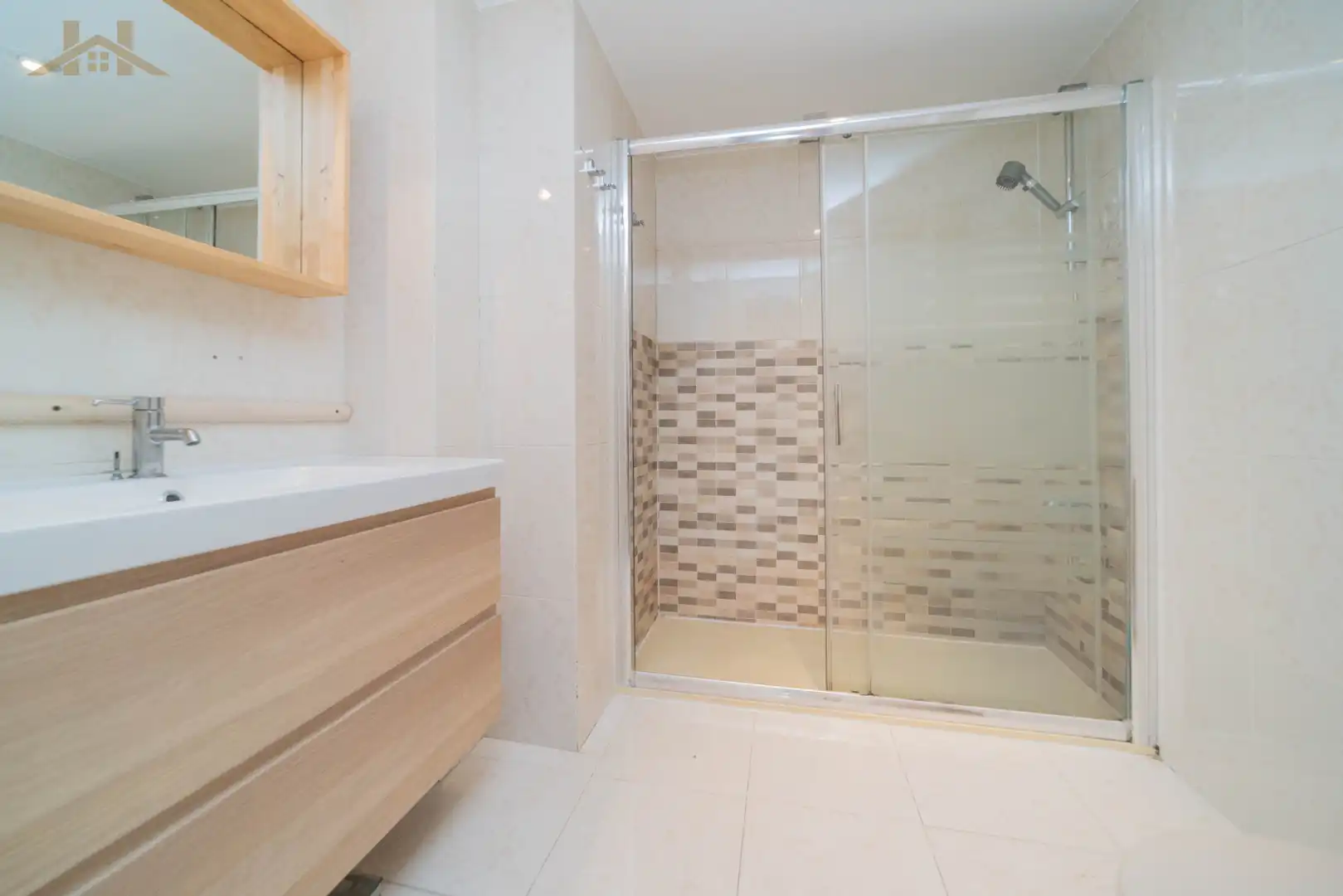 Badezimmer von Wohnung zum Verkauf in Villaviciosa de Odón mit Klimaanlage, Heizung und Terrasse