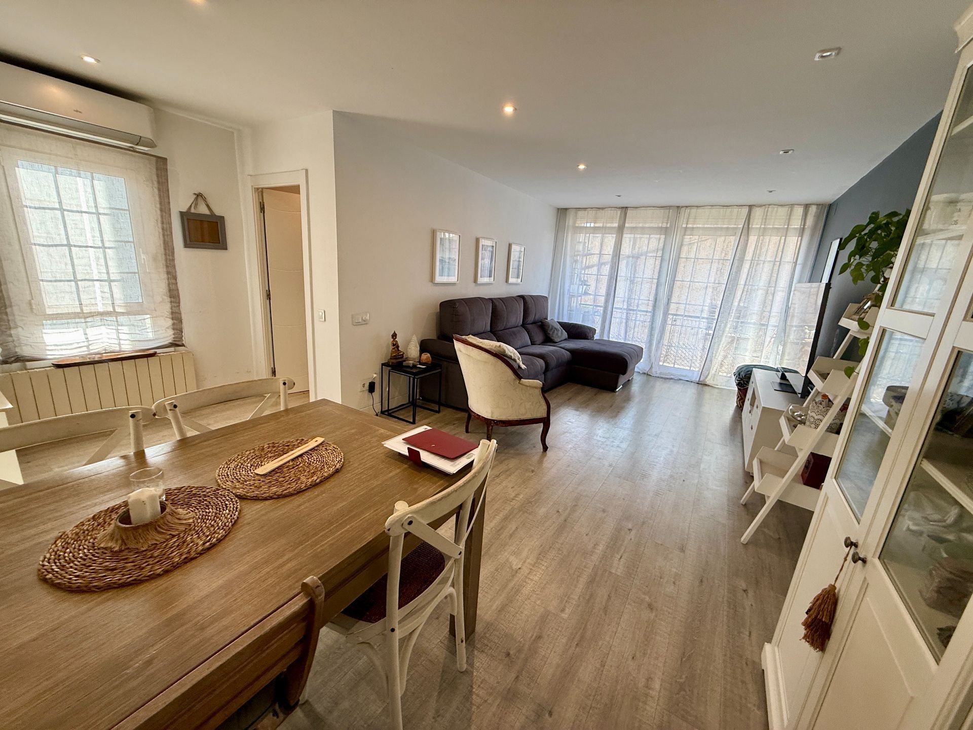 Living room of Flat for sale in Badalona  with Air Conditioner, Heating and Terrace