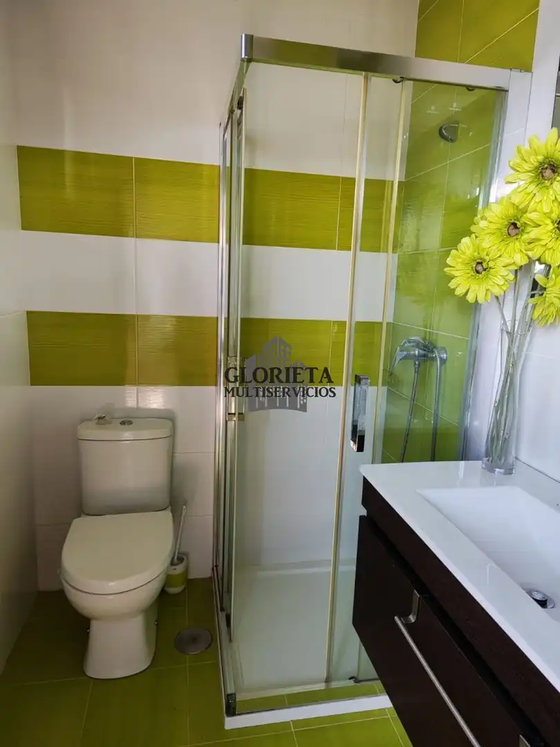 Bany de Casa o xalet en venda en Bueu amb Calefacció, Terrassa i Moblat