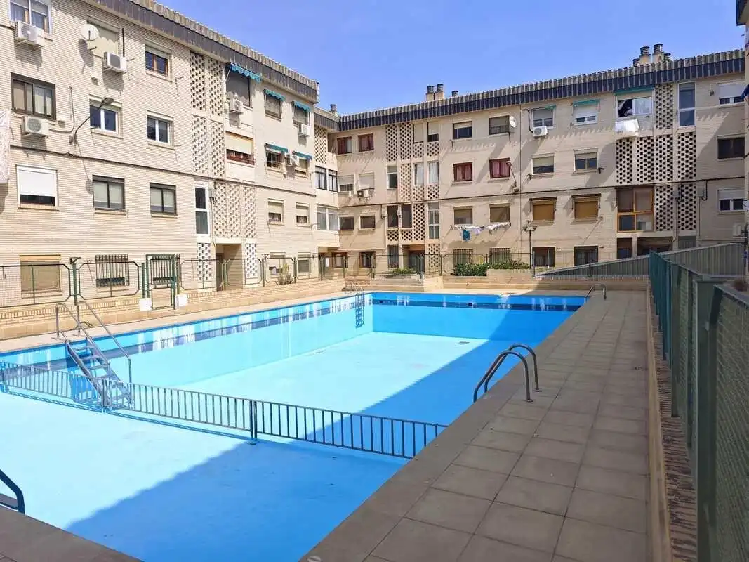 Swimming pool of Flat for sale in Utebo  with Air Conditioner, Heating and Balcony