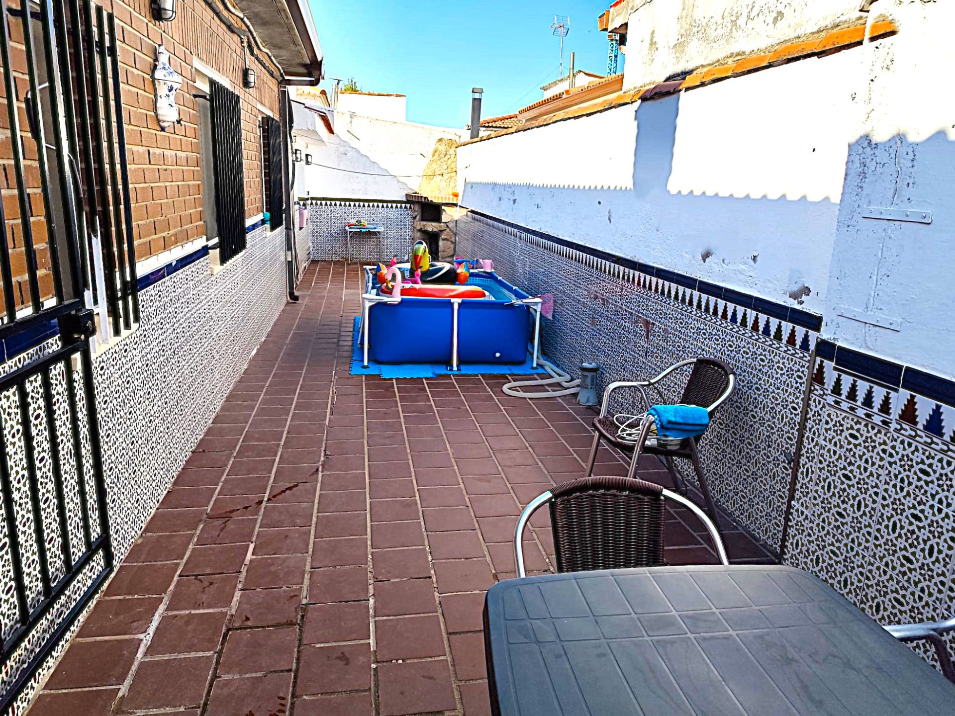 Terrassa de Casa adosada en venda en Ciruelos amb Calefacció, Parquet i Traster