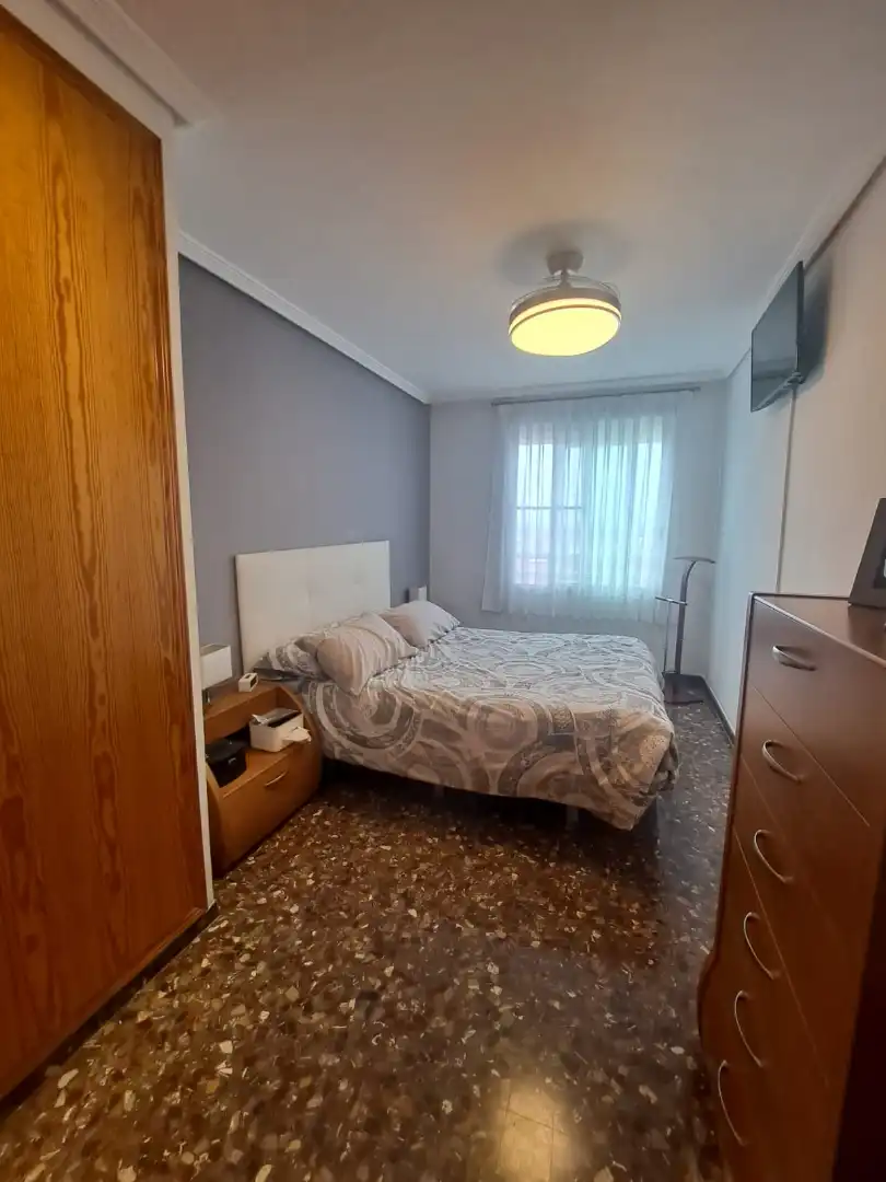 Habitación de Piso en venta en Castellón de la Plana / Castelló de la Plana con Aire acondicionado, Calefacción y Trastero