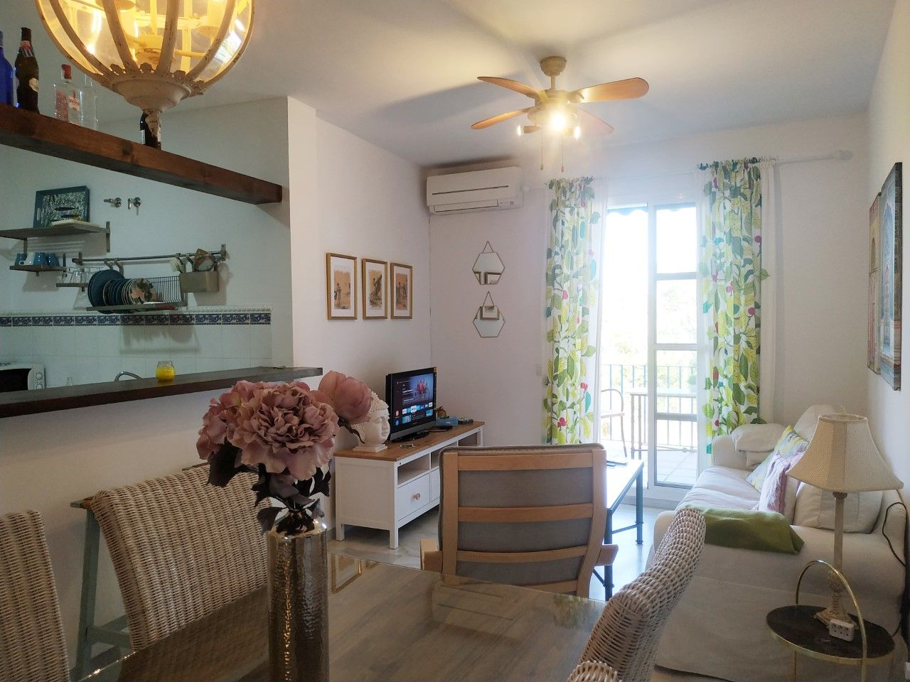 Living room of Flat to rent in Sanlúcar de Barrameda  with Air Conditioner, Heating and Terrace