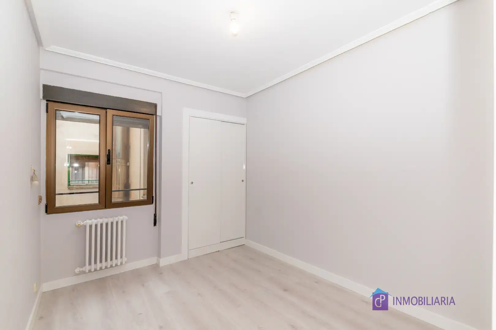 Bedroom of Flat for sale in Zaragoza  with Air Conditioner, Heating and Oven
