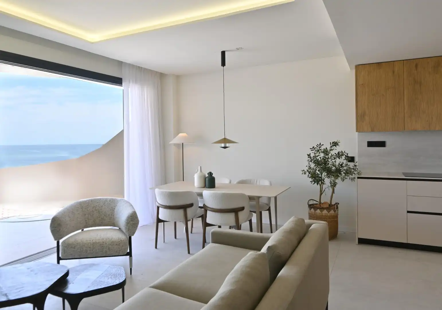 Bajo con jardín en venta en Calle Celindo, imagen 2
