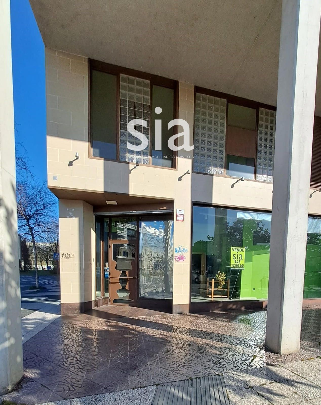 Vista exterior de Local en venda en Vitoria - Gasteiz