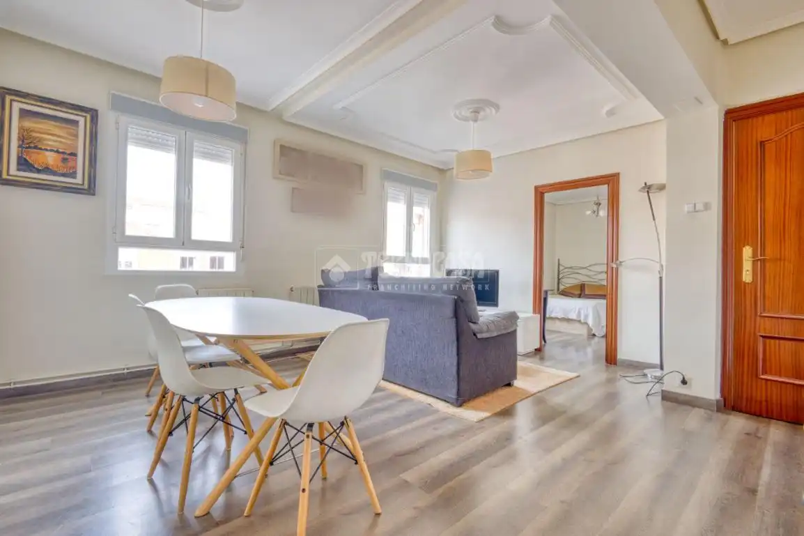 Sala de estar de Piso en venta en Valladolid con Calefacción y Parquet
